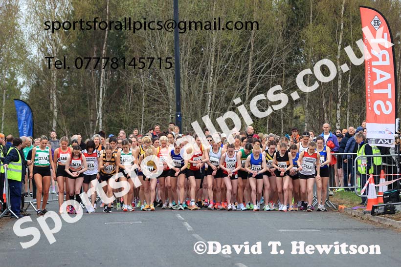 Senior womens relay, 2025 Elswick Harriers Good Friday Road Relays, Newburn, Newcastle upon Tyne. Photo: David T. Hewitson/Sports for All Pics
